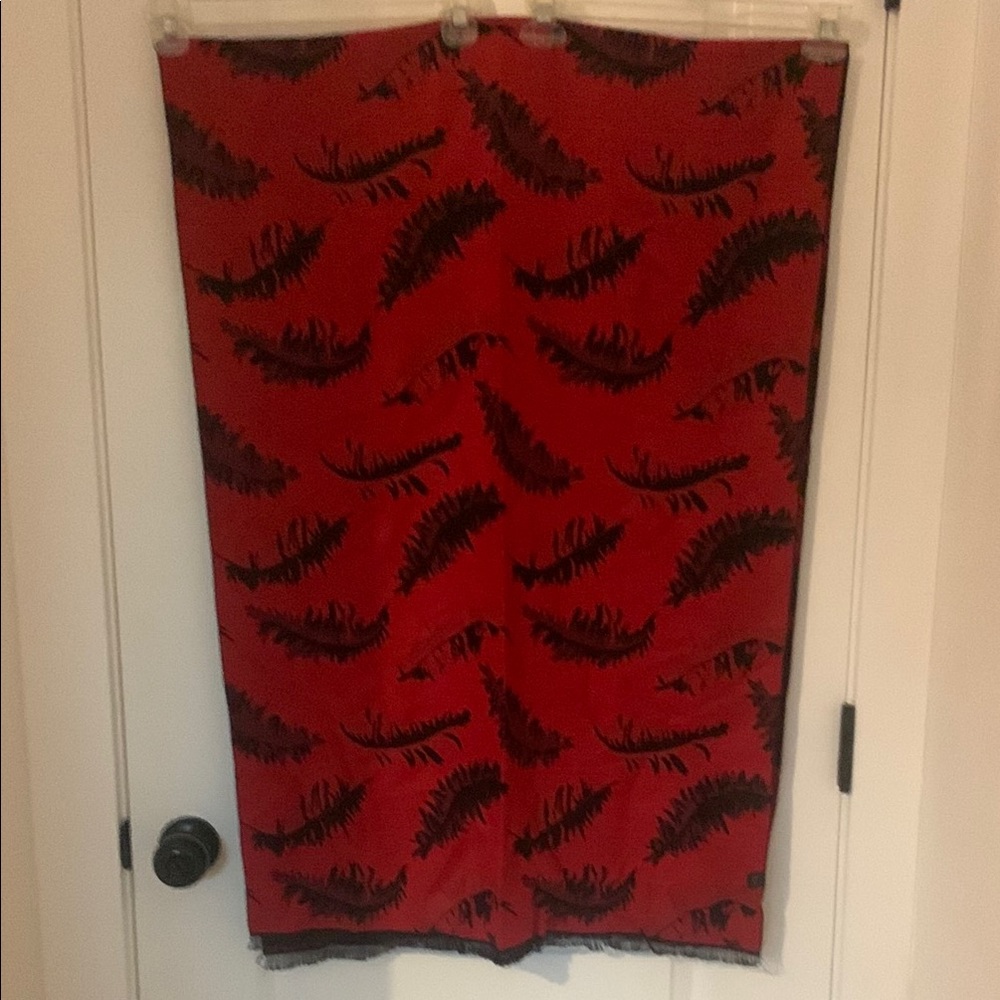 Double-Faced Feather Print Fringe Wrap - image 4